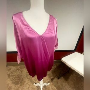 Silk ombré floating cold shoulder top. Small